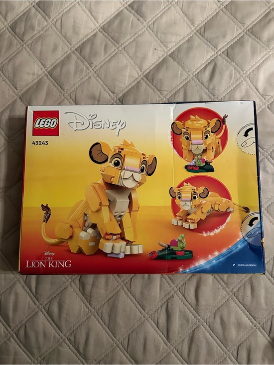 Lego Other - LEGO Disney Lion King Simba Buildable Figure in Yellow and Tan